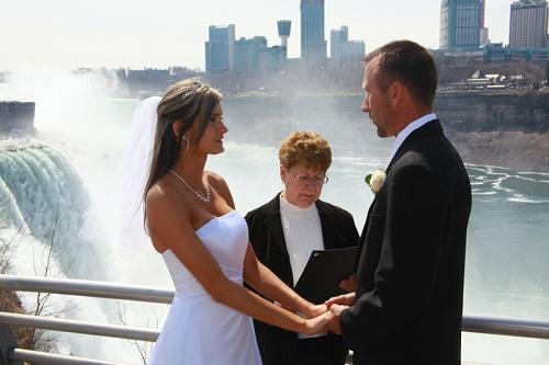 634887375072000000 Ảnh cưới Mỹ : Ảnh cưới ở Niagara Fall  