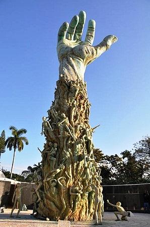 634913403308140000 Du lịch Maiami : Đài tưởng niệm Holocaust ở Miami 