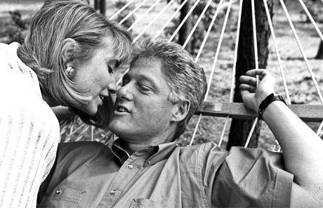 634926156266660000 Chuyện tình lãng mạng Hillary   Bill Clinton