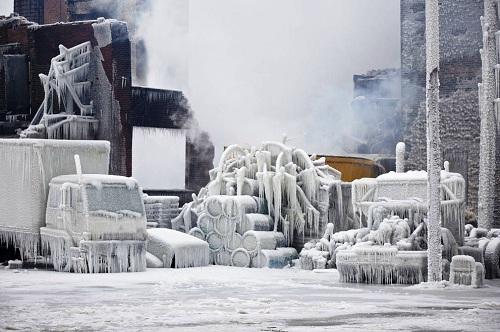 634951139186570000 HÌnh ảnh chữa cháy trong băng tuyết ở Chicago