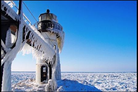 635059120888136350 Hải đăng Michigan ngày đông về