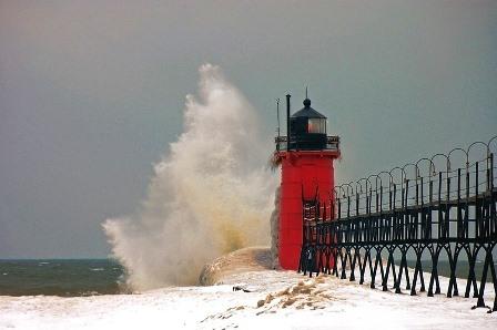 635059120933328770 Hải đăng Michigan ngày đông về