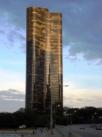  Lake Point Tower   tòa tháp quyến rũ ở thành phố Chicago