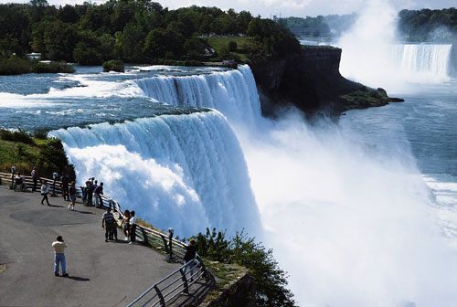 niagara falls1 Tour du lịch trong 8 ngày New York   thác Niagara 