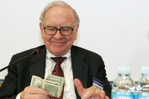 warren buffett lzhj CEO Mỹ đua nhau nhận lương 1 USD, có tin nổi không?
