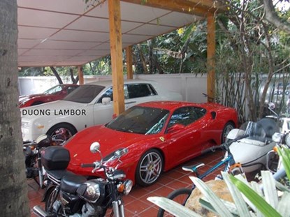 20150410094322 anh5 Cận cảnh 3 garage siêu xe kín tiếng nhất Việt Nam