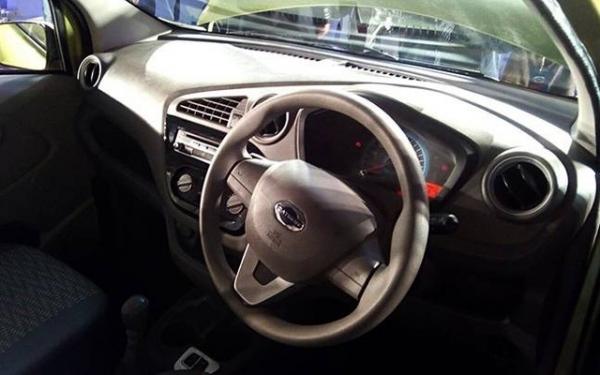 nha san xuat xe hoi nhat ra mat o to sieu re gia 84 trieu dong 1 2 3 4 Datsun Redi Go sở hữu những gì với con số 84 triệu?