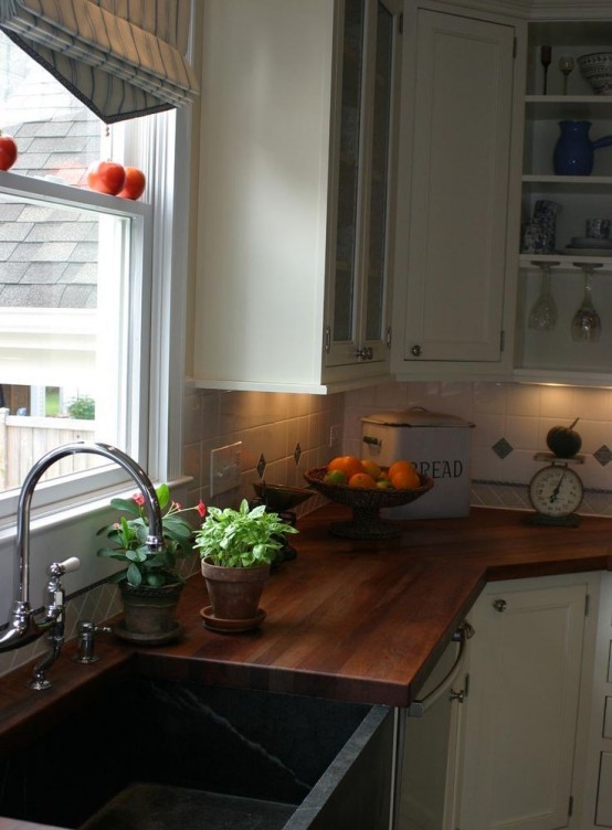 cozy wooden kitchen countertops 26 554x752 Không gian phòng bếp đẹp với nội thất bằng gỗ độc đáo