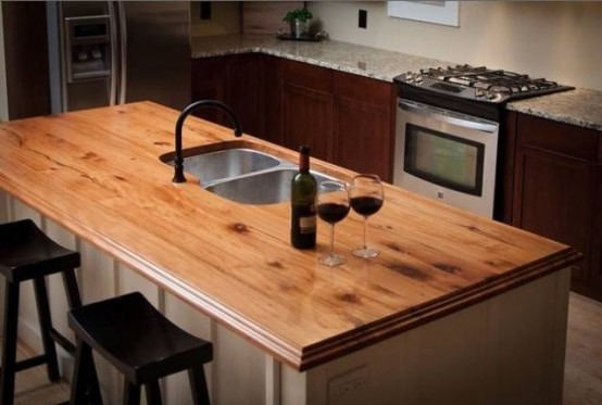 cozy wooden kitchen countertops 39 554x373 Không gian phòng bếp đẹp với nội thất bằng gỗ độc đáo