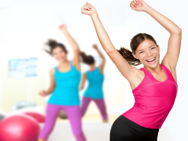 x28 1490675337 aerobics 123107912 Những nàng ngực bự sẽ không cảm thấy nặng nề nếu chịu chăm tập luyện và dùng thứ nước này